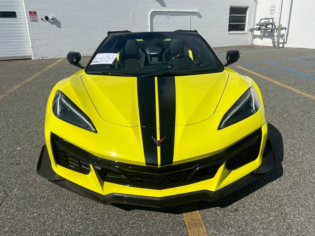 Used 2023 Accelerate Yellow Metallic Chevrolet 3LZ image 17