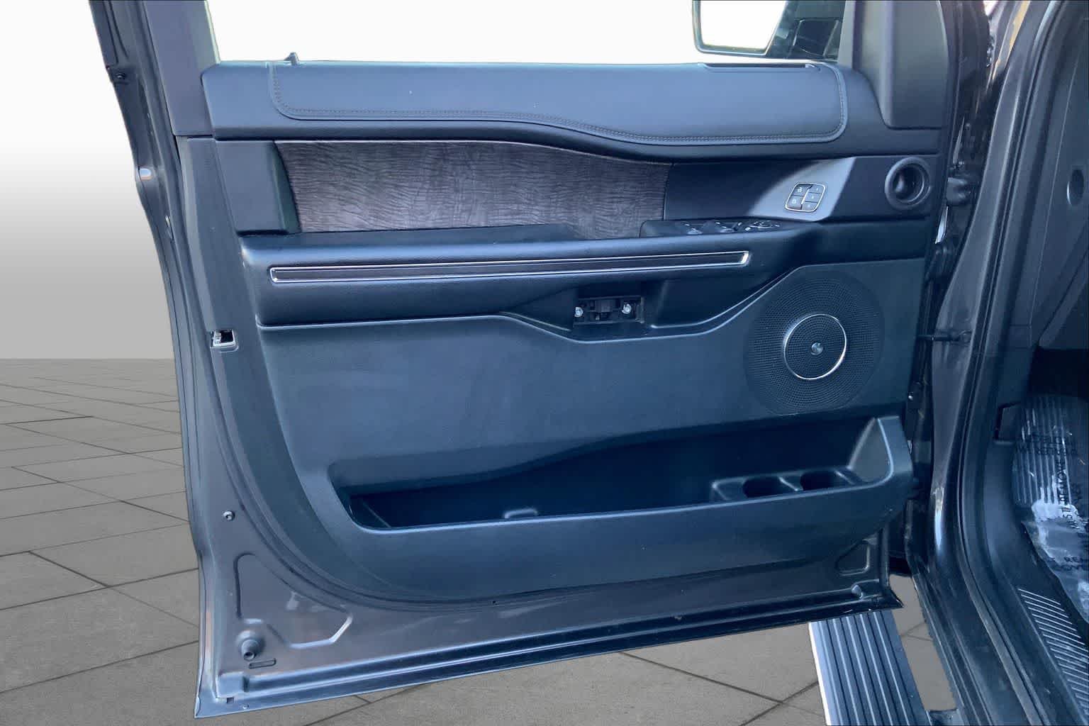 Used 2021 Magnetic Ford Limited image 21