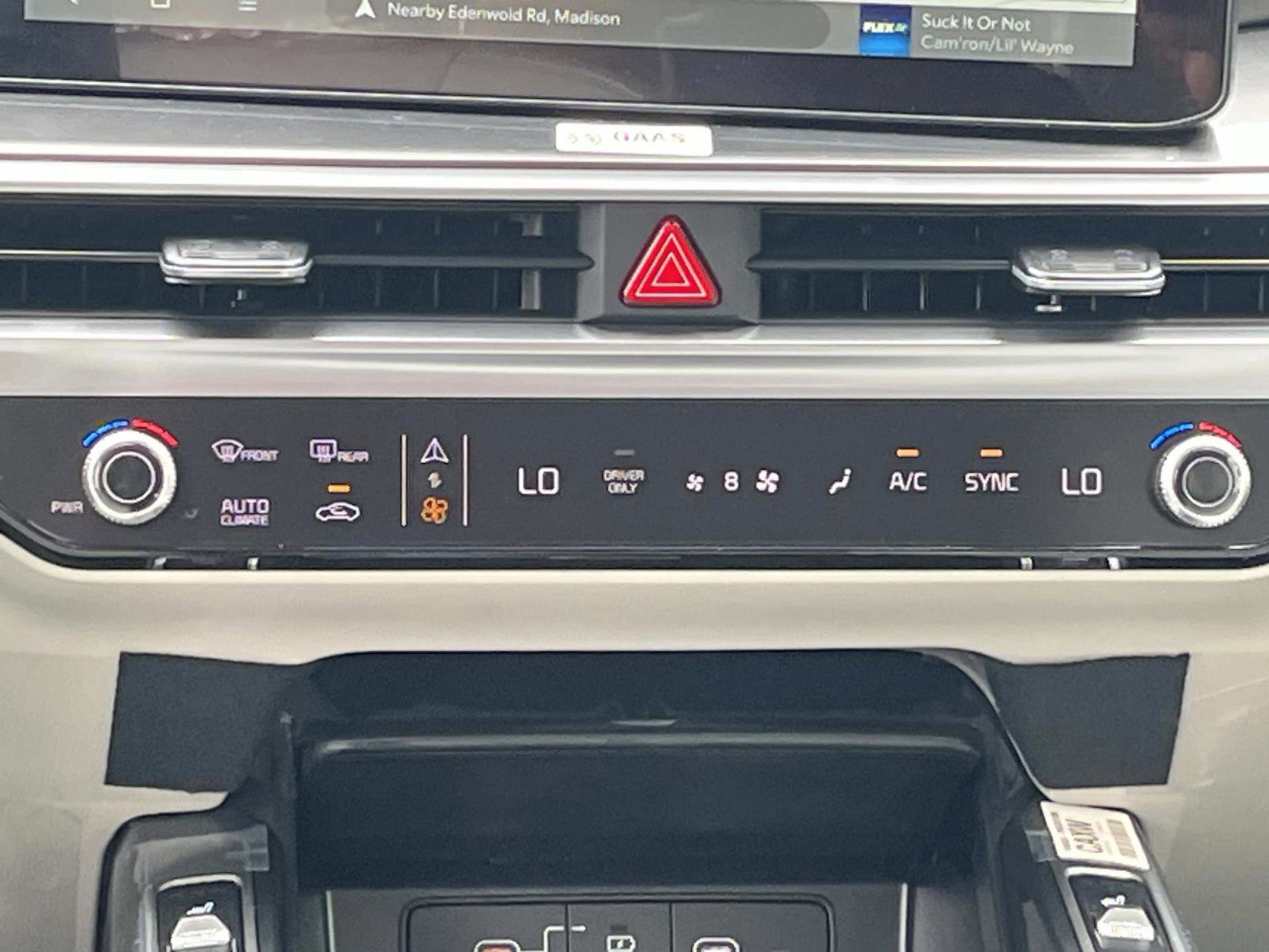 New 2026 Snow White Pearl Kia EX image 15