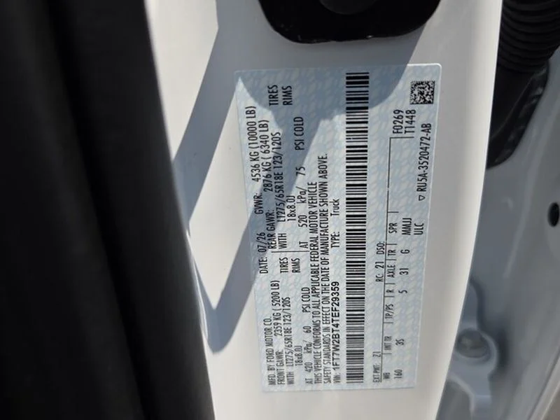 New 2026 Oxford White Ford F-250® XLT image 7