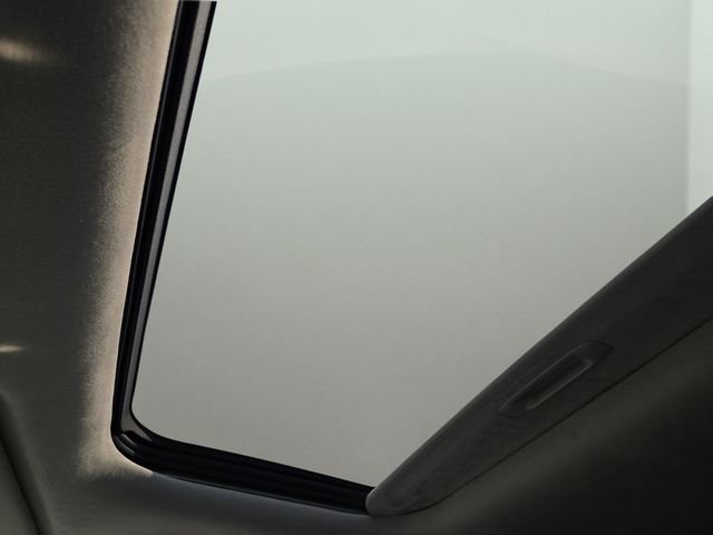 Used 2025 Shimmering Silver Hyundai Calligraphy image 8