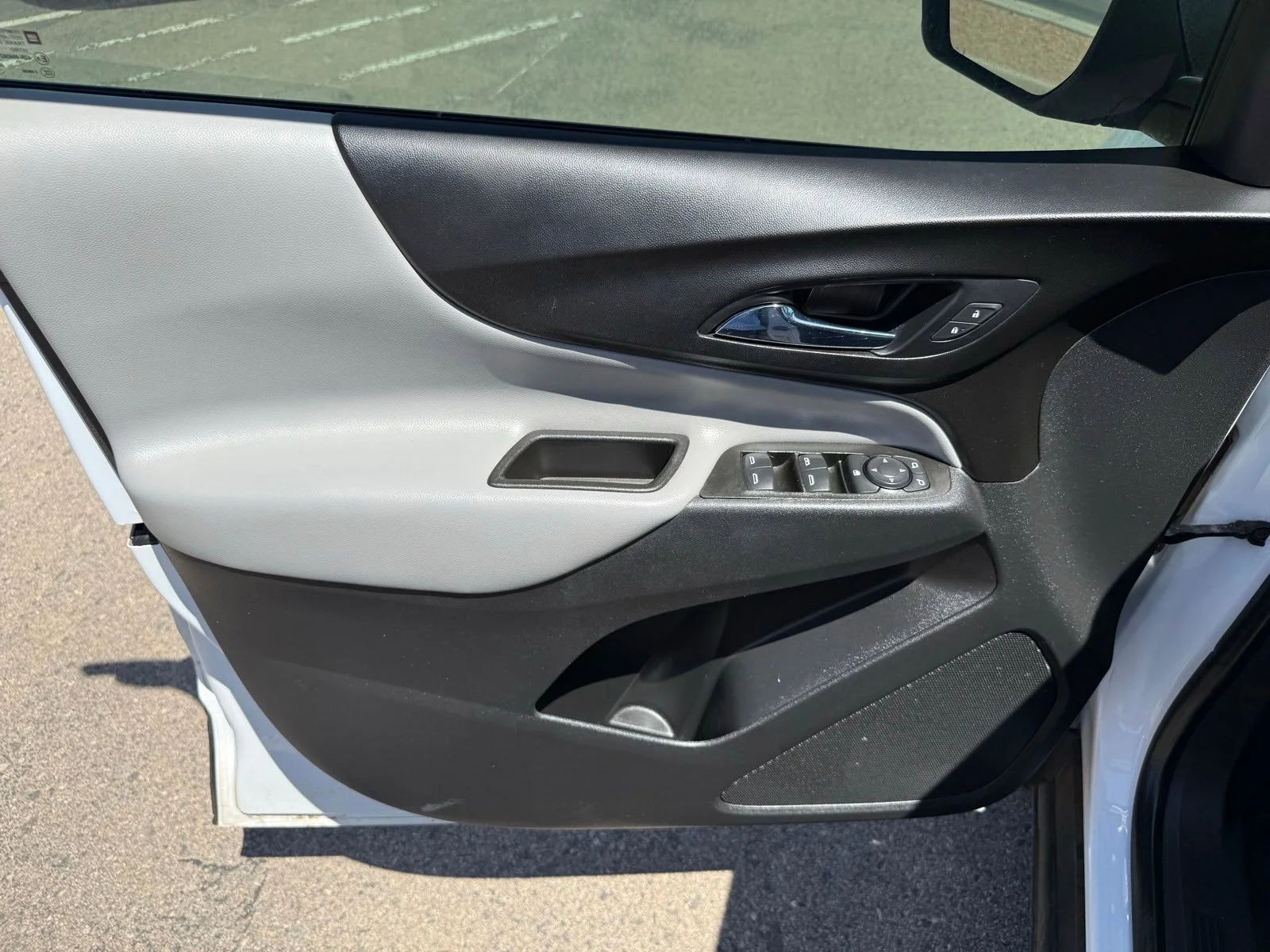 2021 Chevrolet Equinox LS - Photo 11