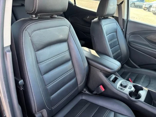 Used 2022 Ebony Twilight Metallic GMC Denali image 25