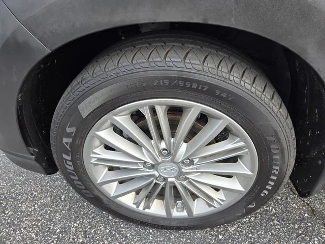 Used 2020 White Hyundai SEL image 24