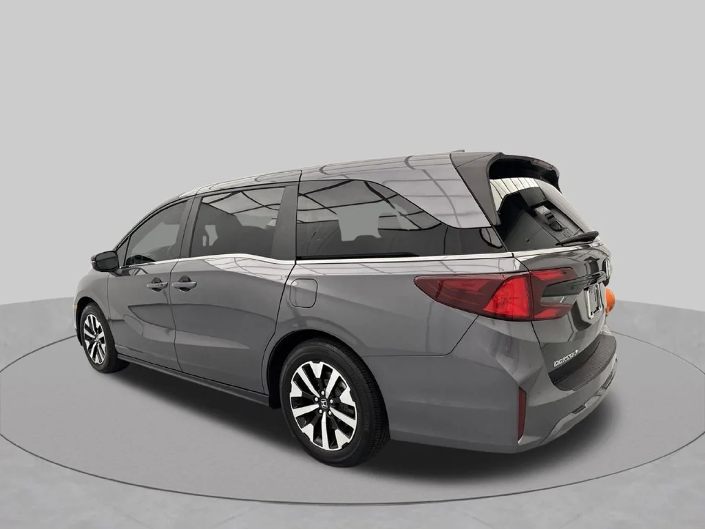 2025 Honda Odyssey EX-L Minivan Slide 4