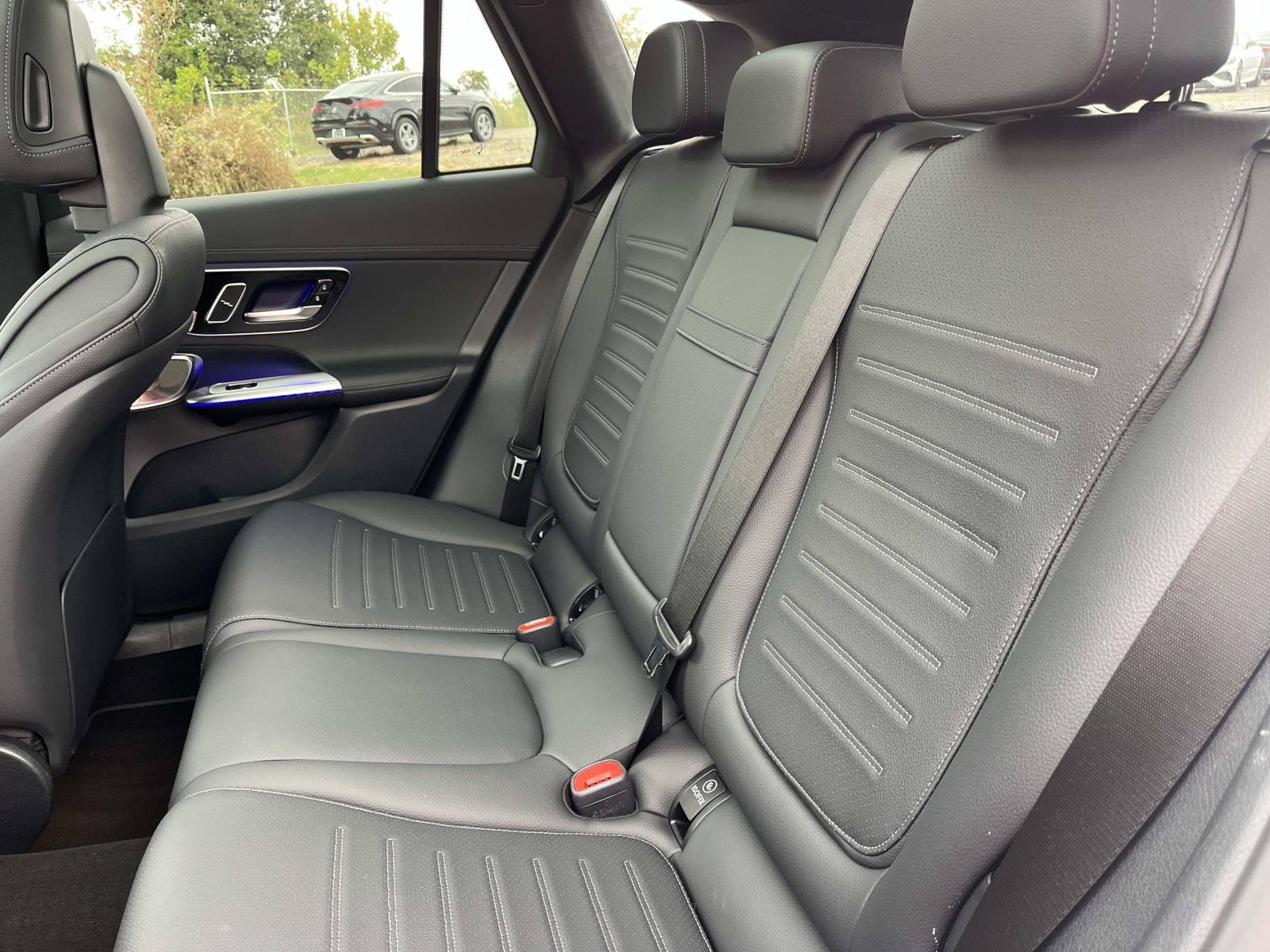 Used 2026 Polar White Mercedes-Benz GLC 300 image 17