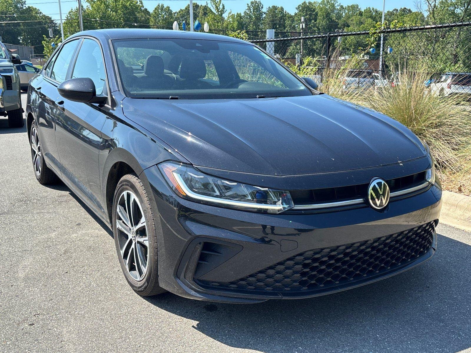 Used 2025  Volkswagen Sport image 7