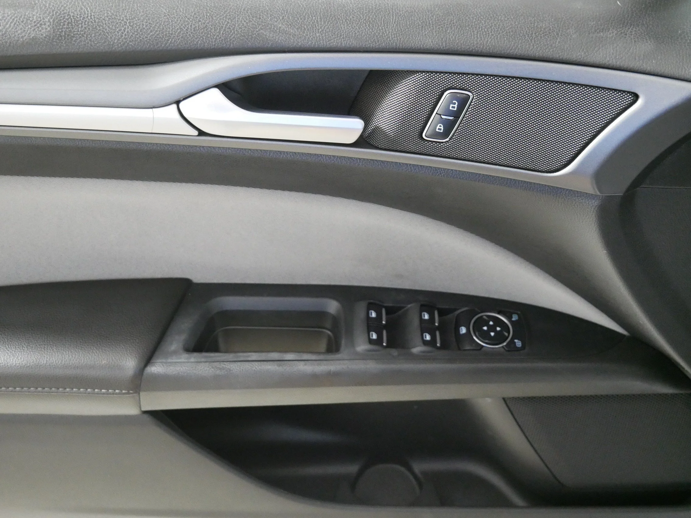 Used 2014 Ingot Silver Metallic Ford S Hybrid image 19
