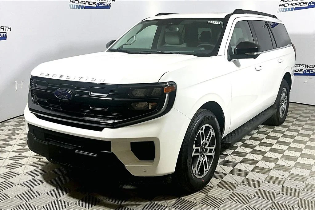 New 2026 Star White Metallic Tri-Coat Ford Active image 1