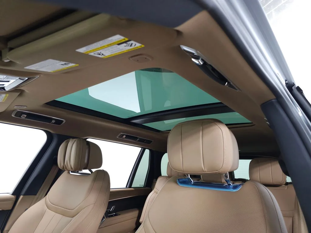 New 2026 Carpathian Grey Land Rover SE image 16