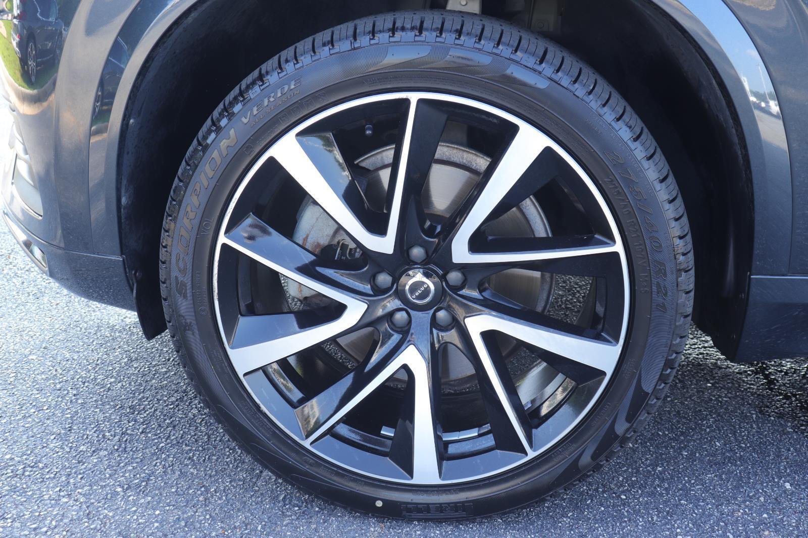 Used 2022 Savile Grey Metallic Volvo Momentum image 43