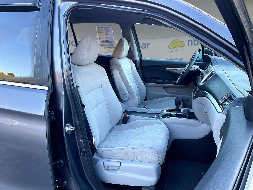 Used 2018 Gray Honda LX image 11
