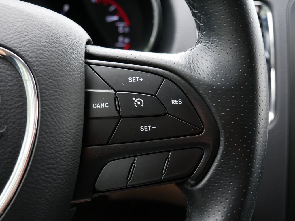 Used 2018 White Dodge SXT image 18