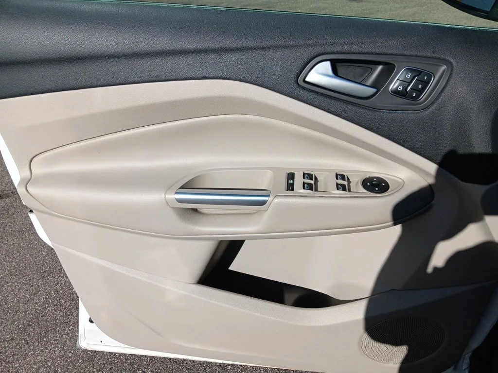 Used 2017 White Platinum Metallic Tri-Coat Ford Titanium image 14