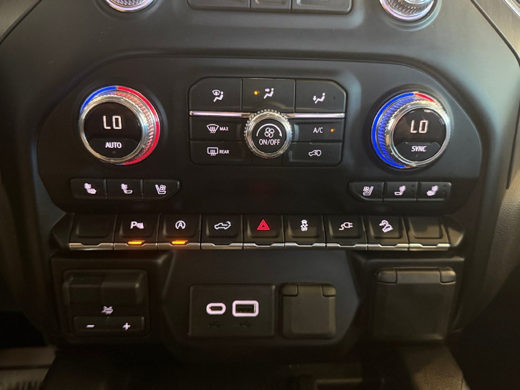 Used 2019 White GMC AT4 image 24