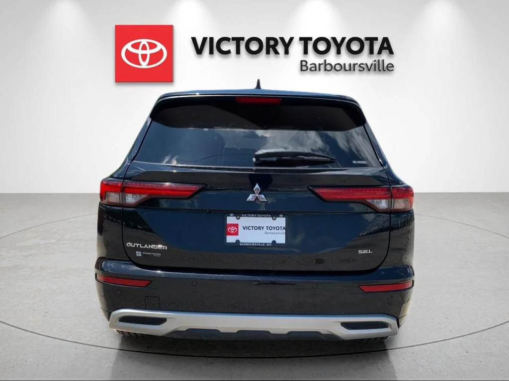 Used 2022 Black Mitsubishi SEL image 4
