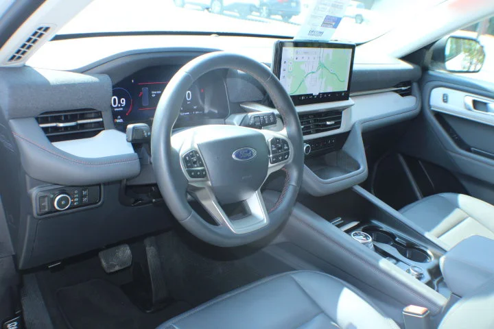 Used 2025 White Ford Active image 7