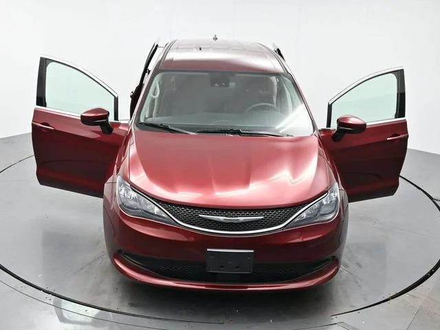 Used 2023 Velvet Red Pearlc Chrysler LX image 42