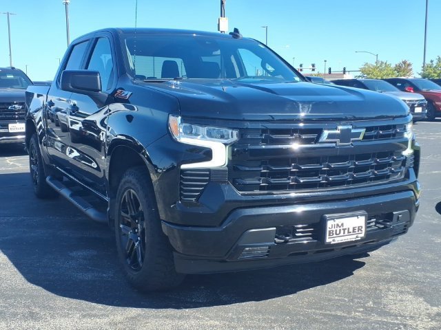 Used 2022 BLACK Chevrolet RST image 24