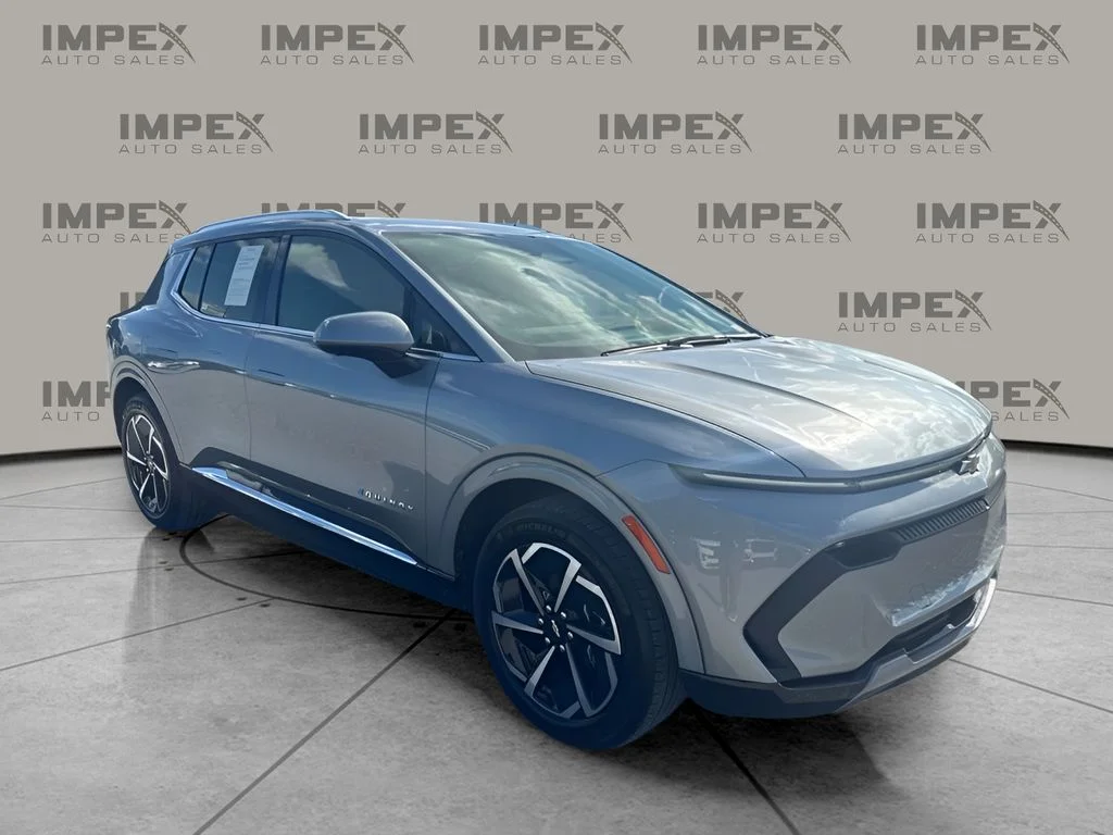 Used 2025 Gray Chevrolet LT image 7