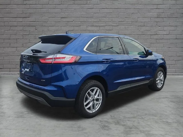Used 2023 Blue Ford SEL image 12