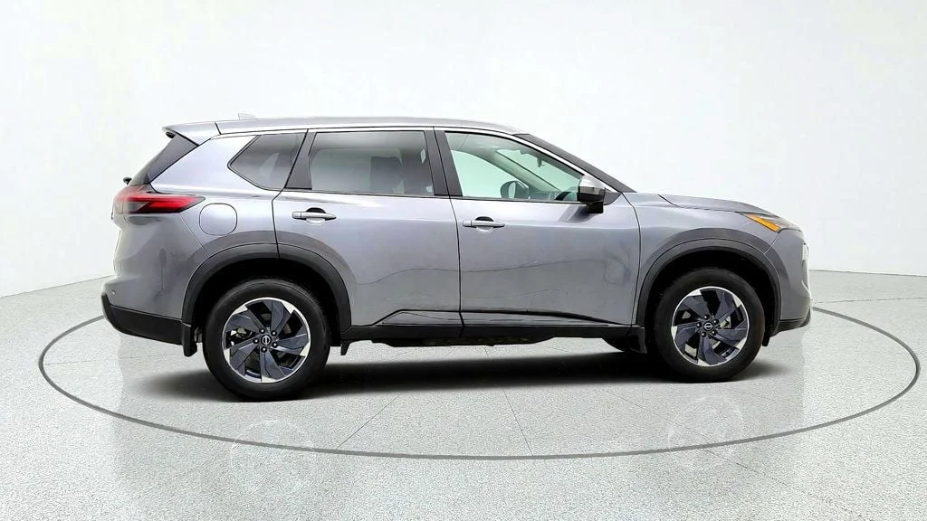 Used 2026 Boulder Gray Pearl Nissan FWD SV *Ltd Avail* image 4