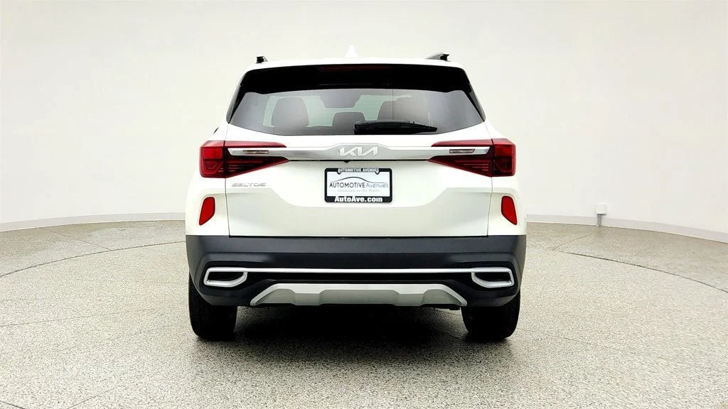 Used 2023 Snow White Pearl Kia S IVT AWD image 6