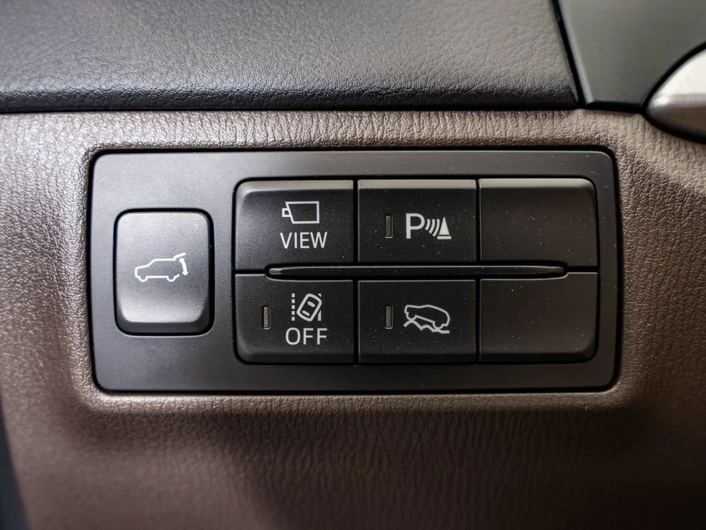 Used 2020 Machine Gray Metallic Mazda Signature image 29