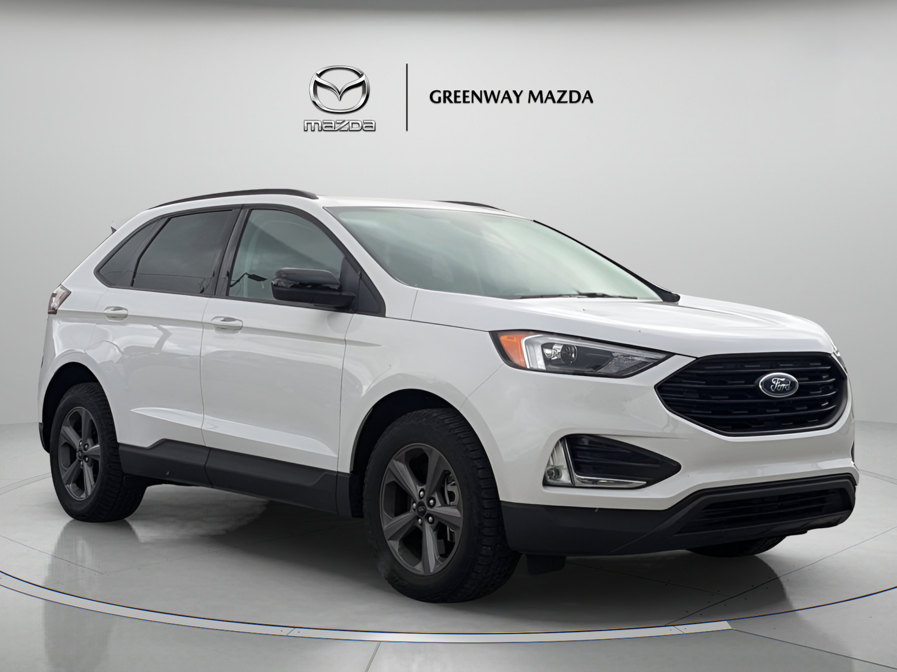 Used 2024 Oxford White Ford SEL image 2