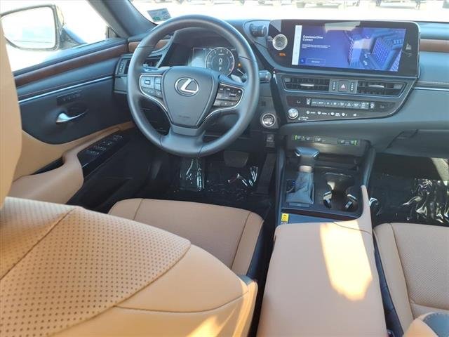 2025 Lexus ES 350 - Photo 4