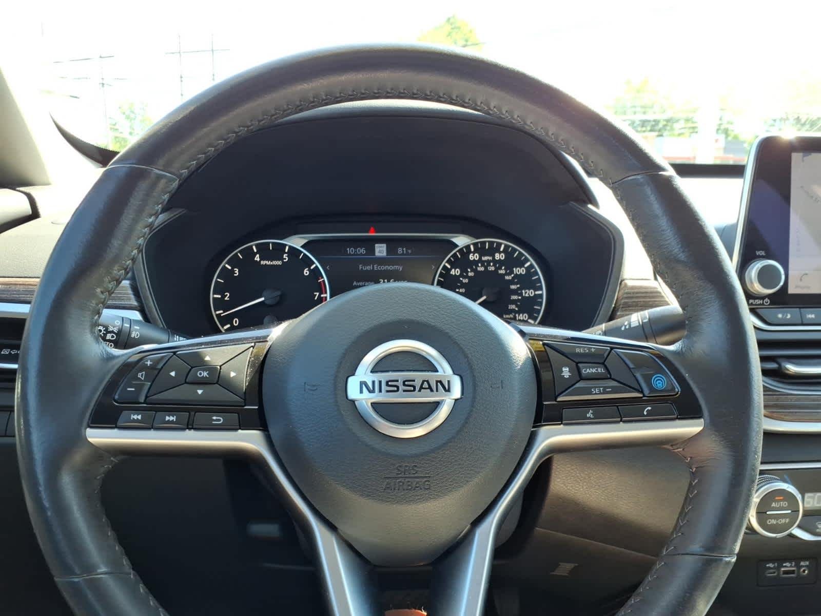 Used 2022 Super Black Nissan 2.5 SL image 23
