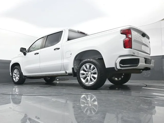 Used 2022 White Chevrolet Custom image 44