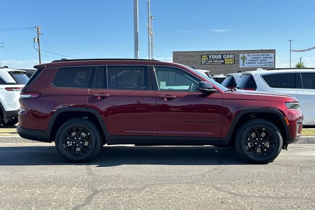 New 2026 Velvet Red Pearl-Coat Exterior Paint Jeep Laredo image 2