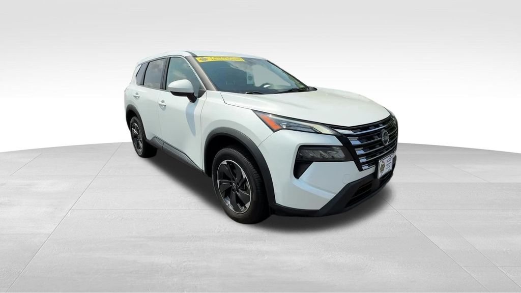 Used 2024 White Pearl Nissan SV image 9