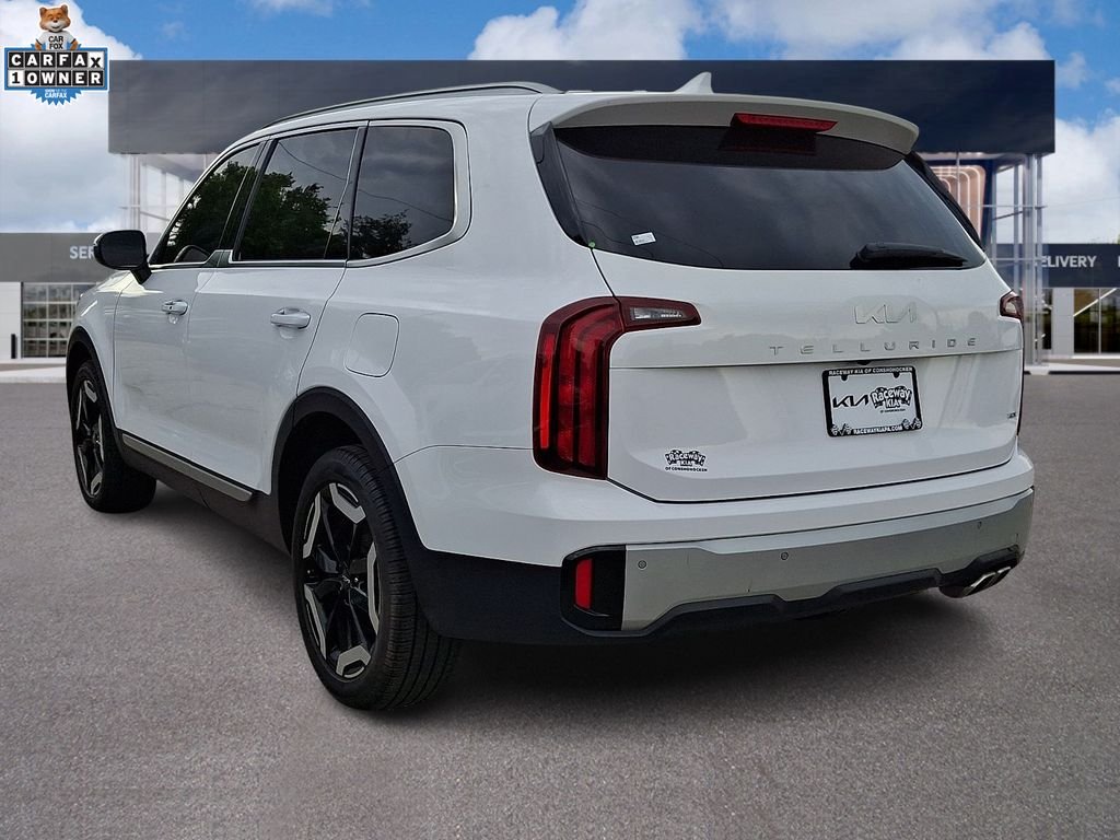 Used 2023 White Kia S image 4