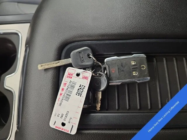 Used 2018 Stone Blue Metallic GMC SLT image 24