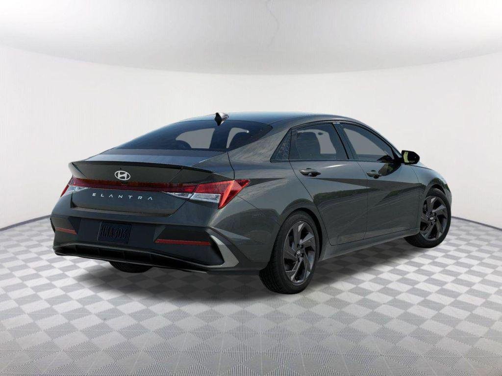 New 2026 Gray Hyundai SEL Sport image 4