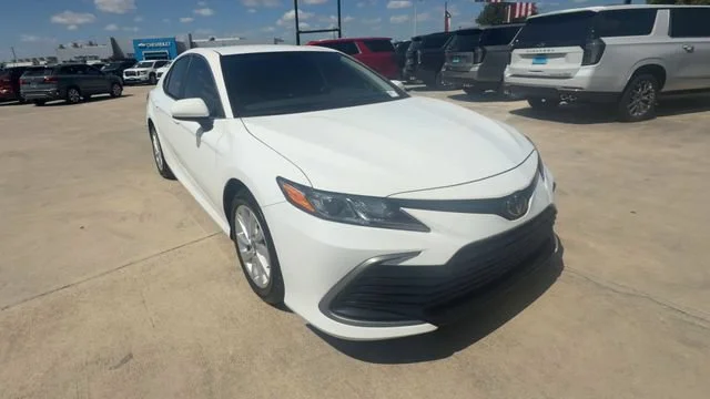 2024 Toyota Camry LE - Photo 2