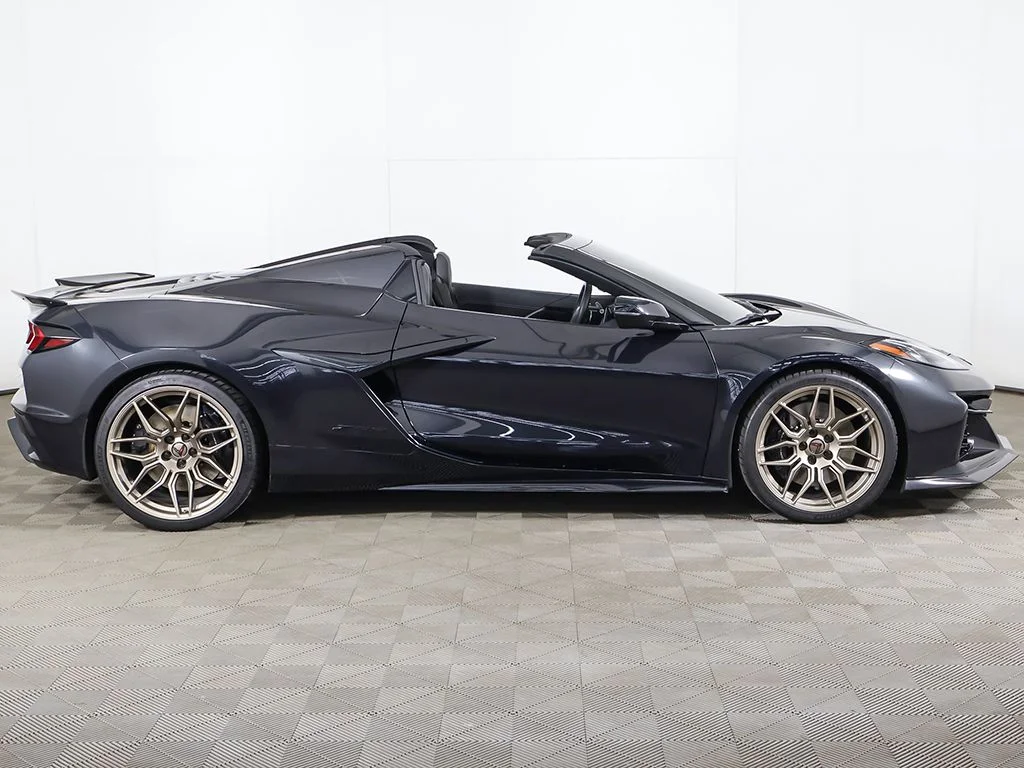 Used 2024 Carbon Flash Metallic Chevrolet Z06 image 21