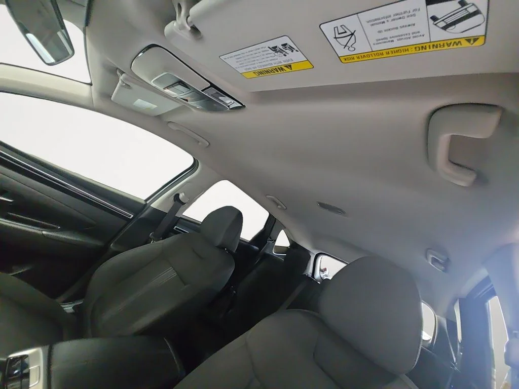 Used 2023 Silver Hyundai SEL image 17
