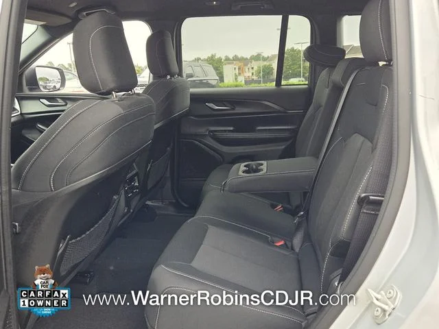 Used 2024 Silver Jeep Laredo image 6