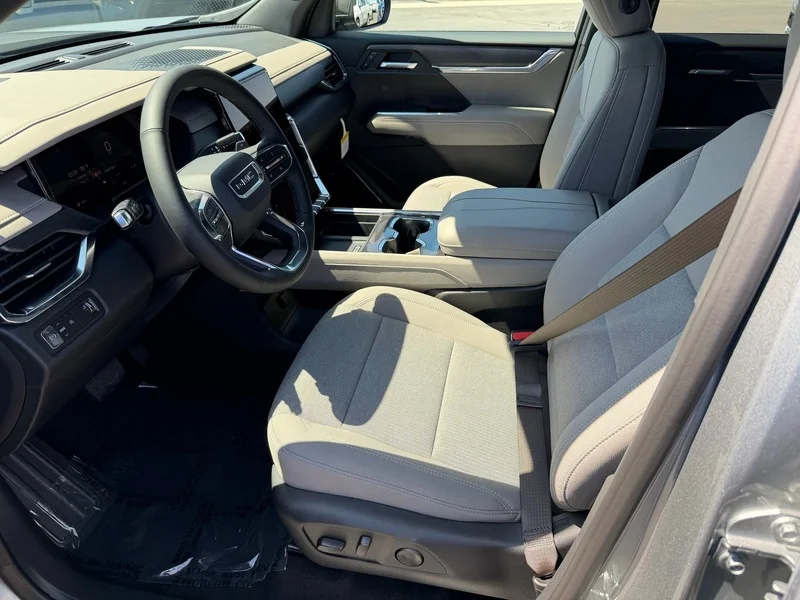 New 2026 Sterling Metallic GMC Elevation image 14