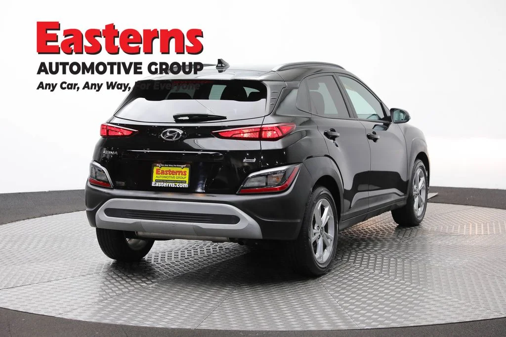 Used 2022 Black Hyundai SEL image 5