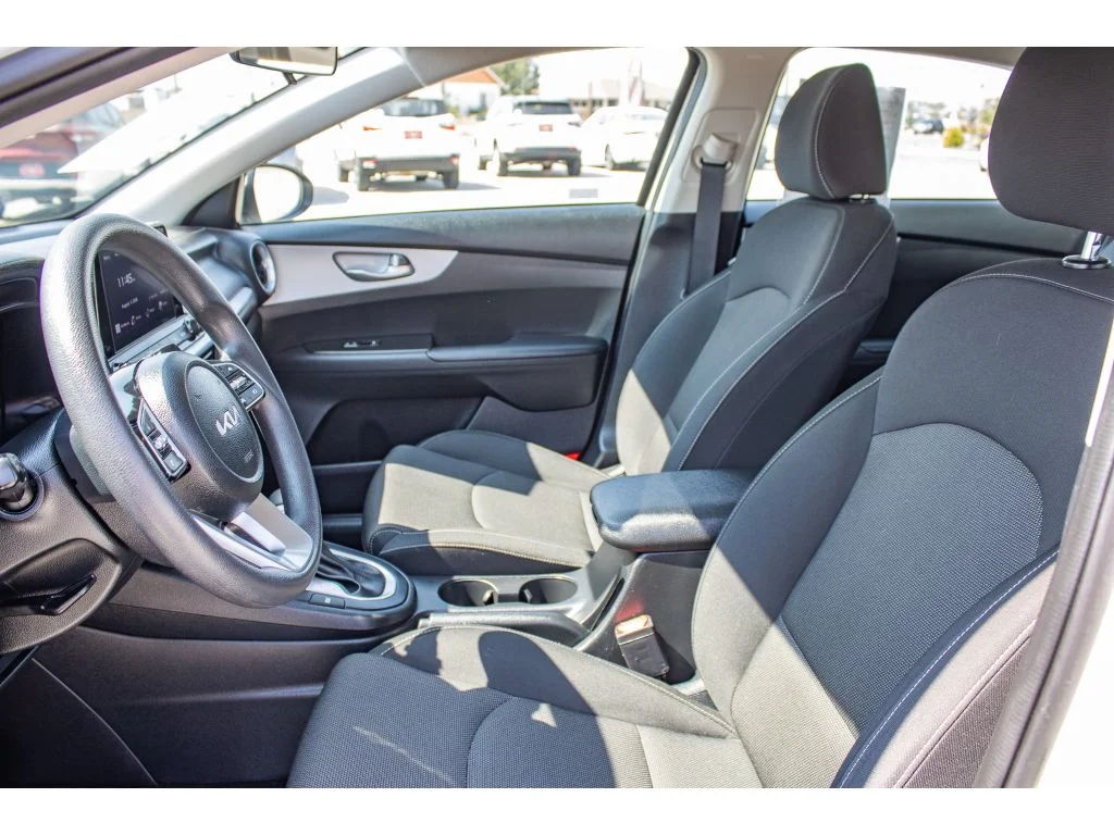 Used 2024 Snow White Pearl Kia LXS image 28