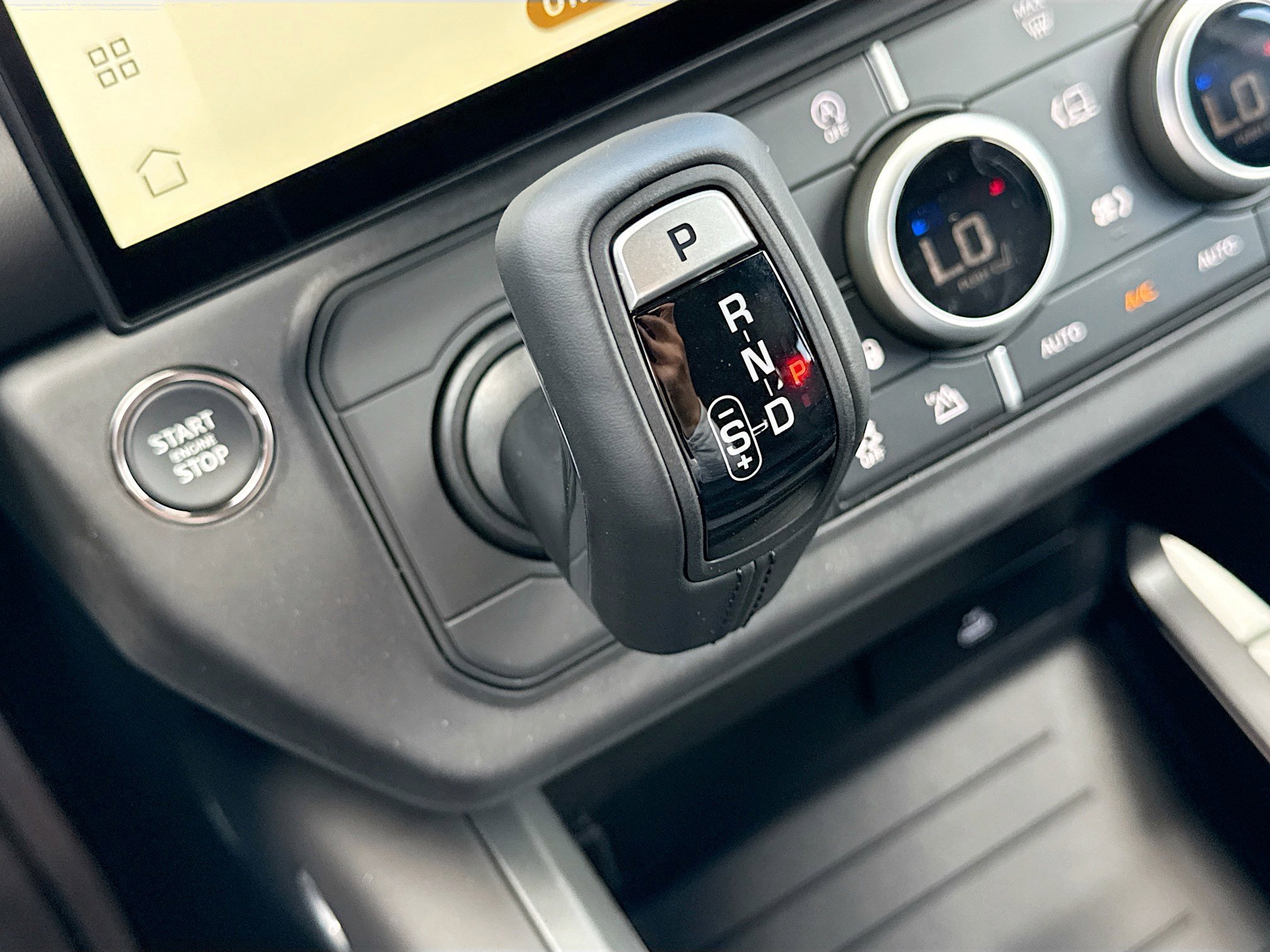 2026 Land Rover Defender S - Photo 30