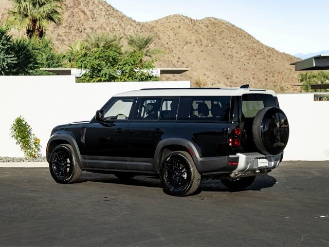 New 2025 Santorini Black Land Rover S image 9
