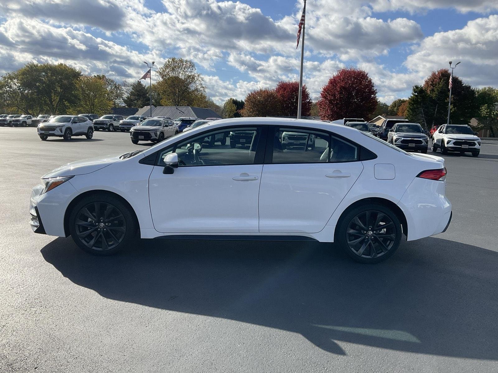 2025 Toyota Corolla SE photo 4