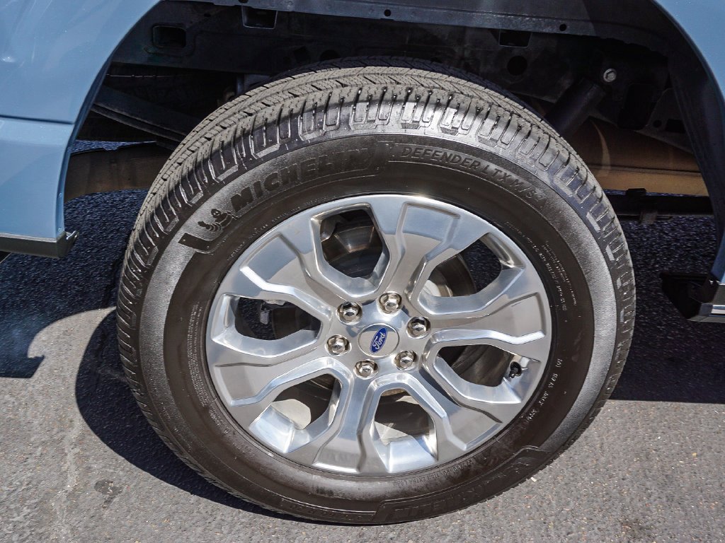 Used 2023 Gray Ford Platinum image 9