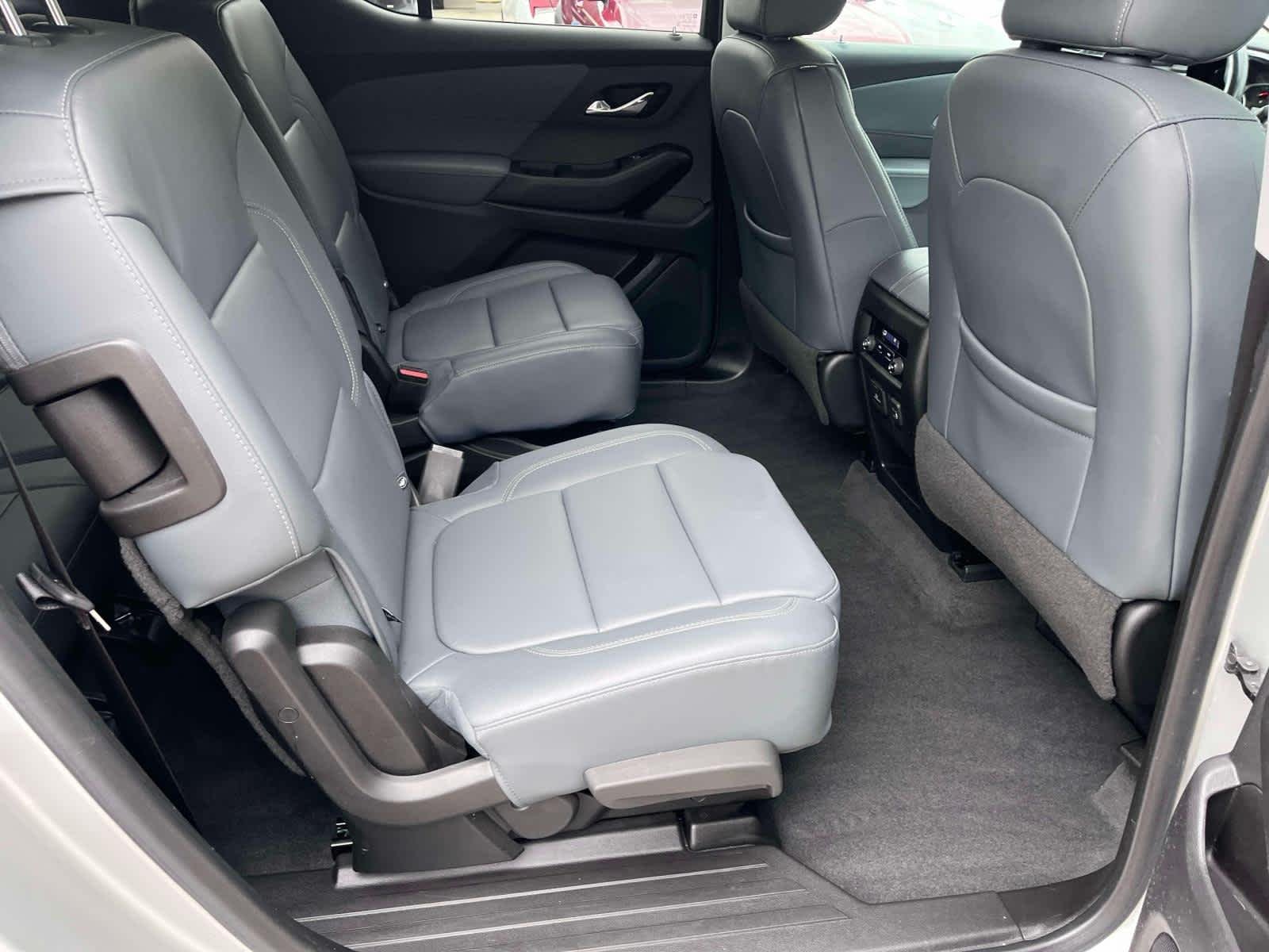 Used 2020 SILVER ICE METALLIC Chevrolet LT Leather image 20