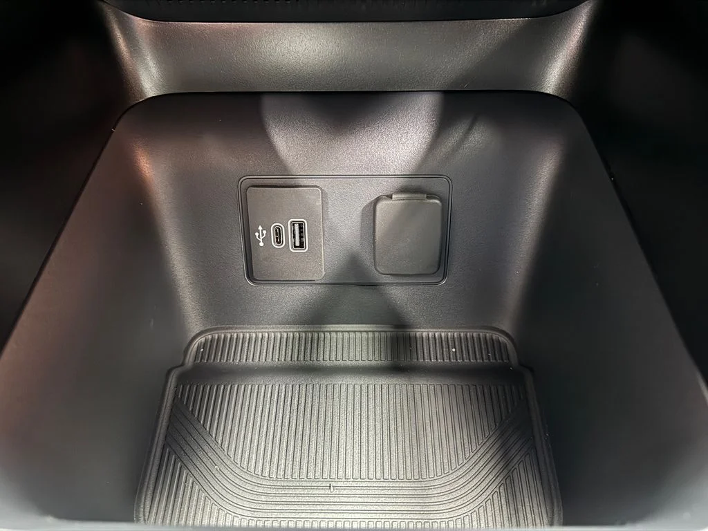 New 2026 Space White Metallic Ford ST-Line image 17